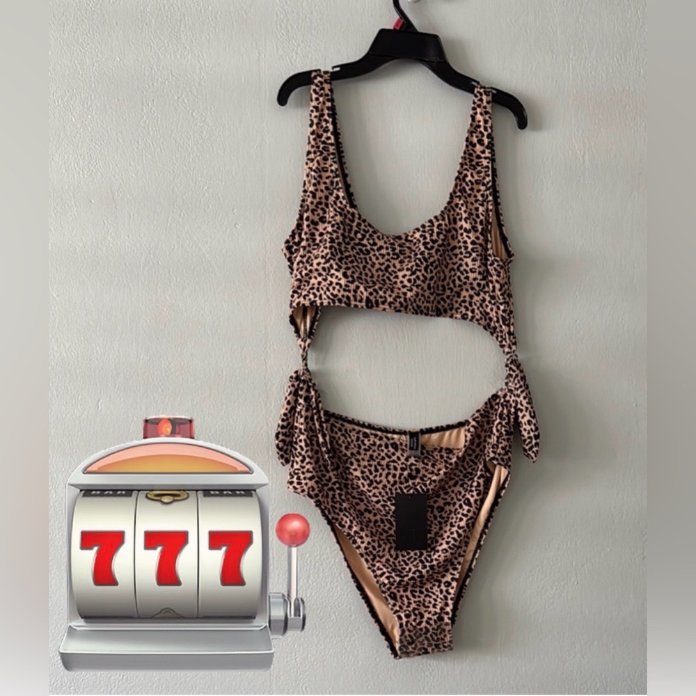 New Leopard Print Women's Cut-Out Swimsuit Brand South beach * Size 2X